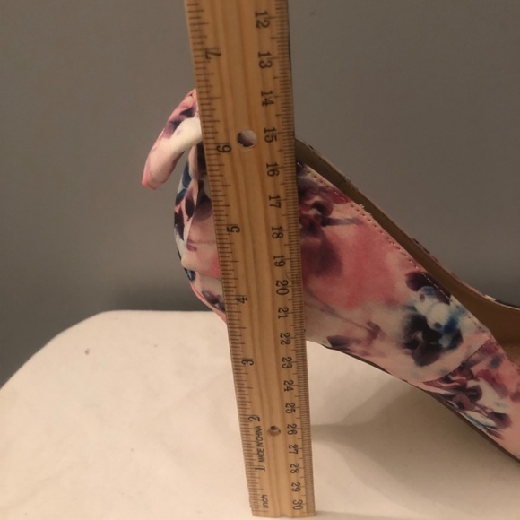 Justfab Women’s satin heels 9.5 size 3” heel - Picture 5 of 5
